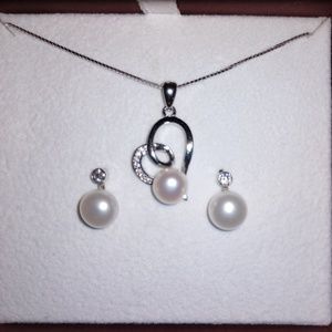pearl heart pendant/necklace & earrings